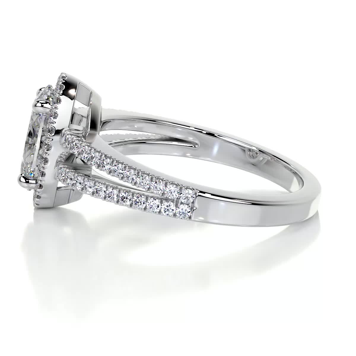 0.90 CT Oval Halo CVD H/SI1 Diamond Engagement Ring