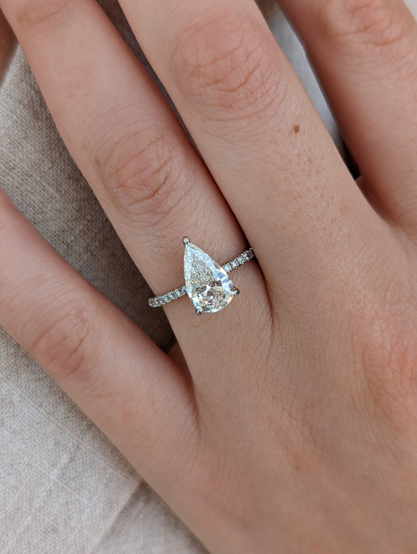 1.7 CT Pear Solitaire CVD G/VS2 Diamond Engagement Ring